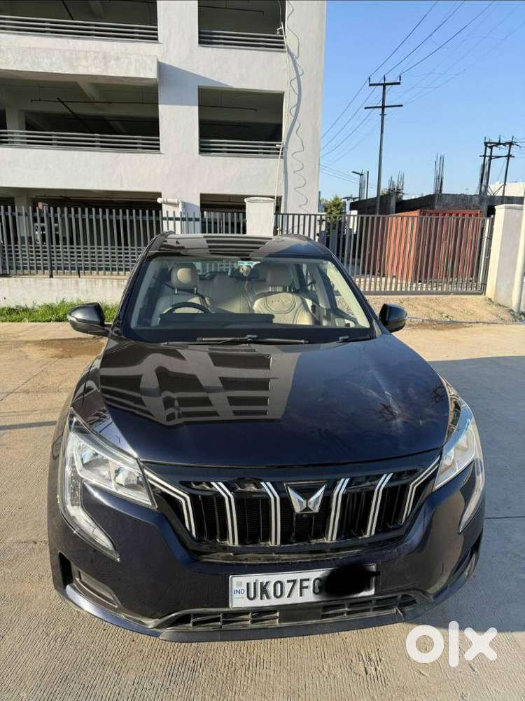 Mahindra Xuv700 2.0 Mx Petrol Mt 5 Str, 2022, Petrol