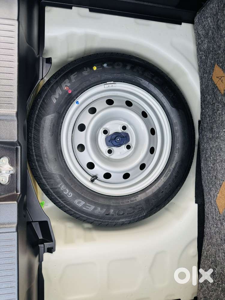 Maruti Suzuki Swift 1.2 Lxi (o), 2025, Petrol