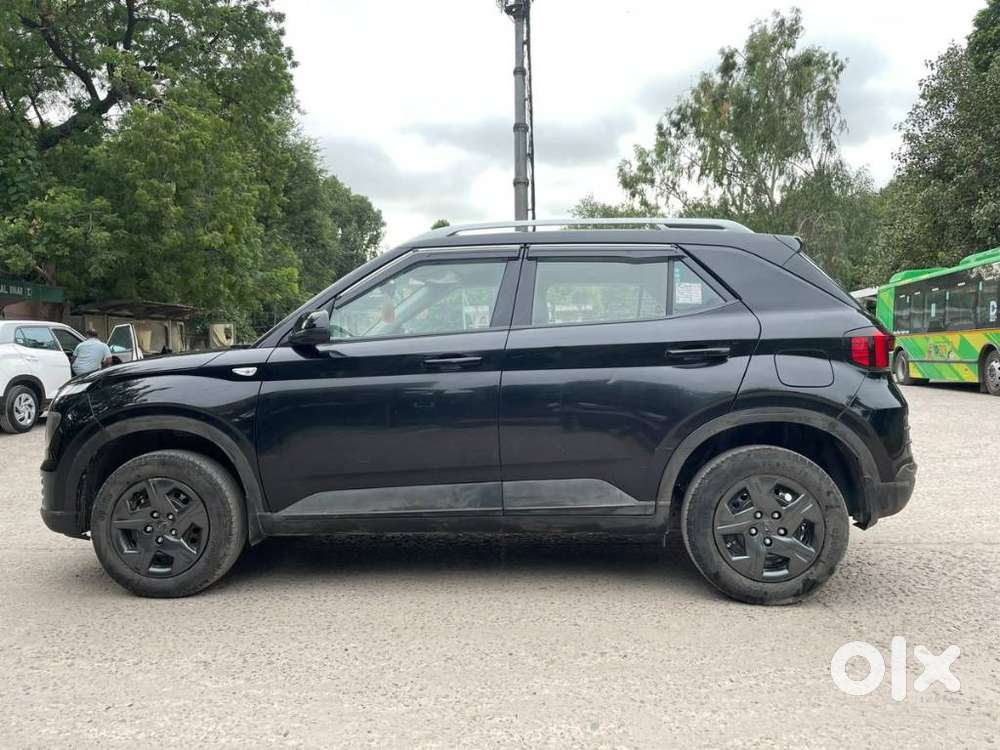 Hyundai Venue 1.2 S Plus, 2023, Petrol