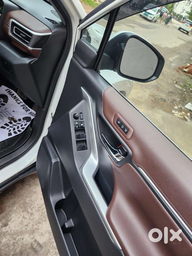 Toyota Innova Hycross 2.0 Zx (o) Hybrid 7 Str, 2024, Petrol