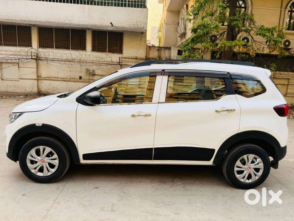 Renault Triber 1.0 Rxe, 2023, Petrol