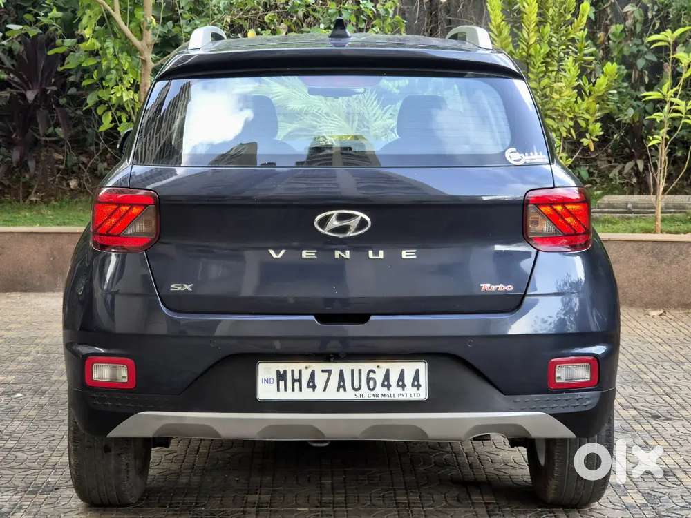 Hyundai Venue 2020 Petrol Well Maintained Brand New Tyres