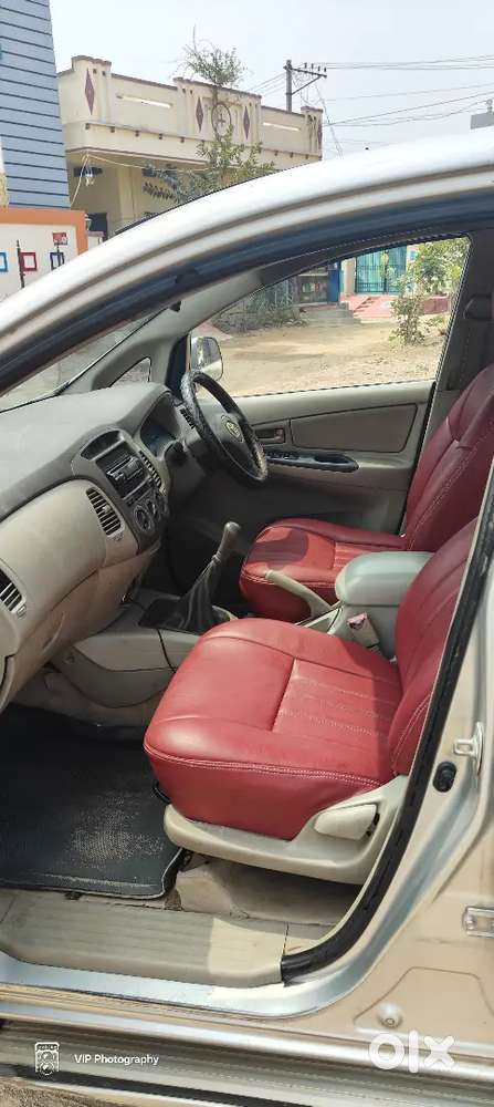 Toyota Innova 2011