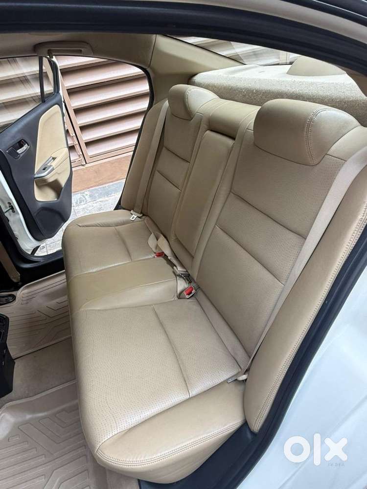 Honda City -automatic -sunroof-ivtec-vx