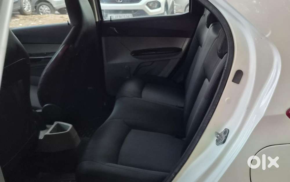 Tata Tiago 1.2 Revotron Xe Option, 2016, Petrol