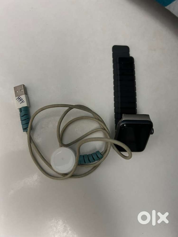 Apple Watch 3 Series 42mm with Origional Charging Cable