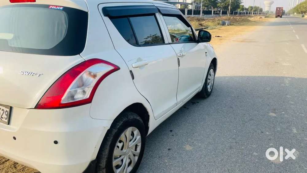 Well Maintained Maruti Suzuki Swift 2017 Petrol 87000 Km Driven