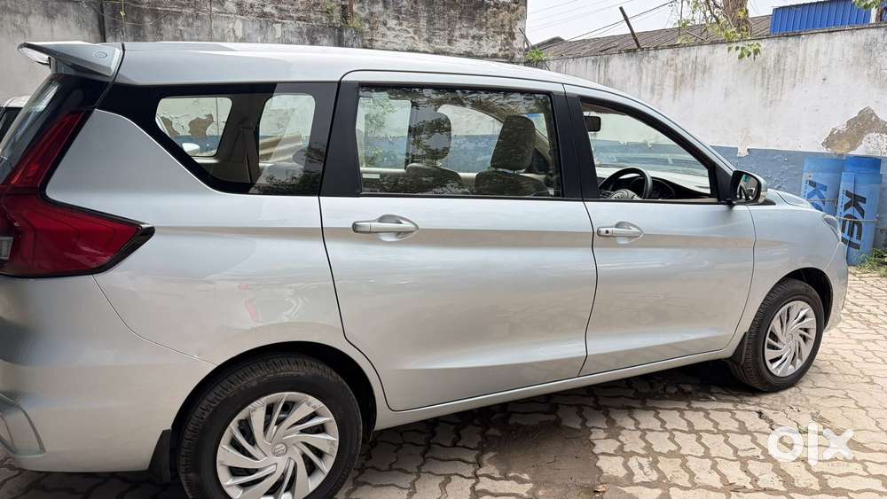 Maruti Suzuki Ertiga Vxi Shvs, 2023, Petrol