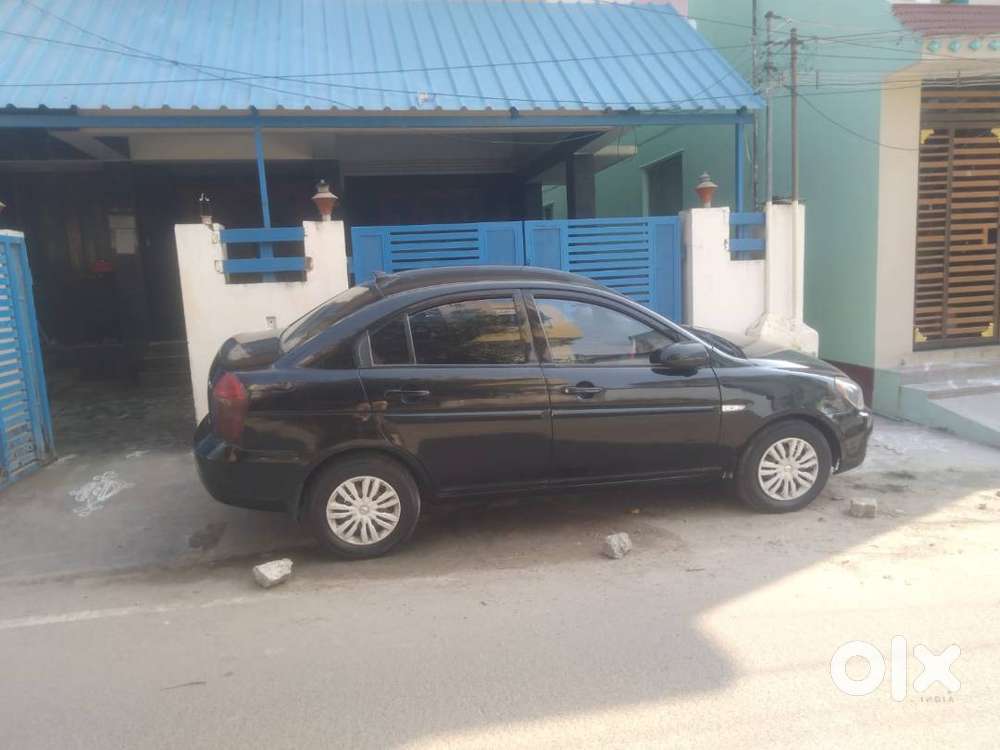 Hyundai Verna Black