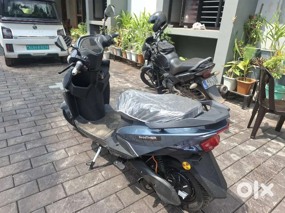 HEURIX Ev scooty