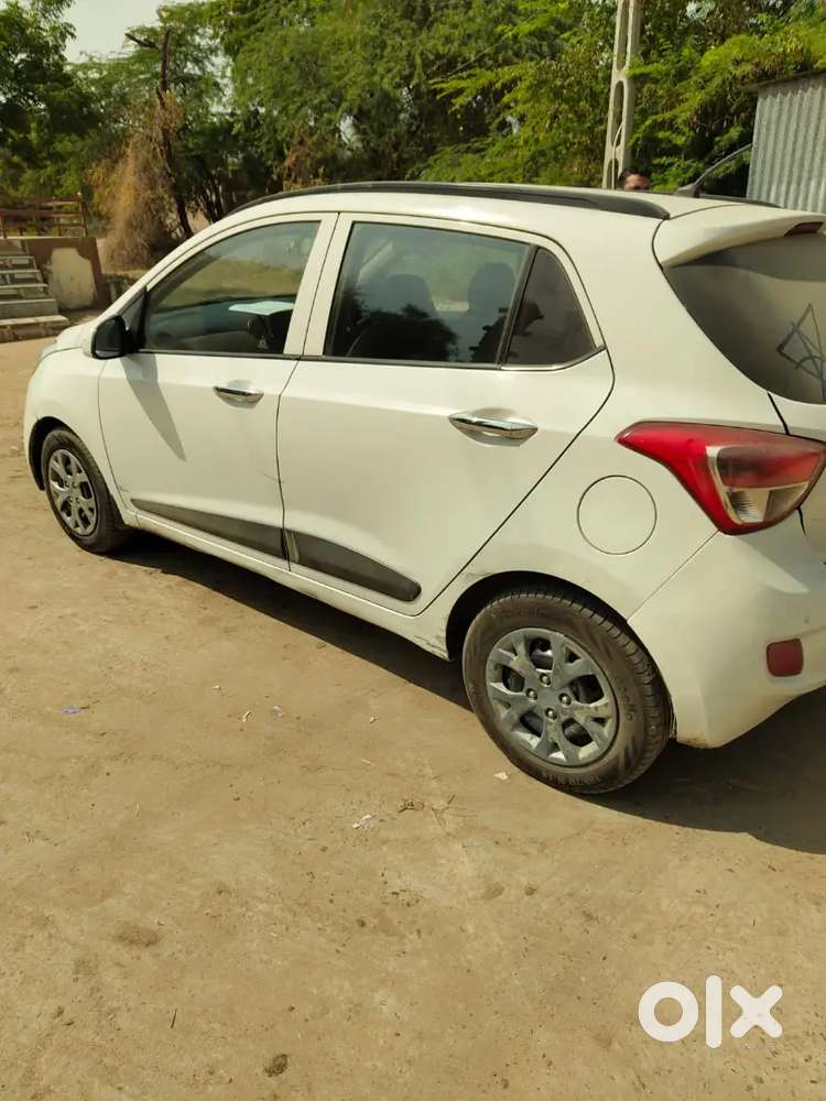 Hyundai Grand I10 Sportz 2015