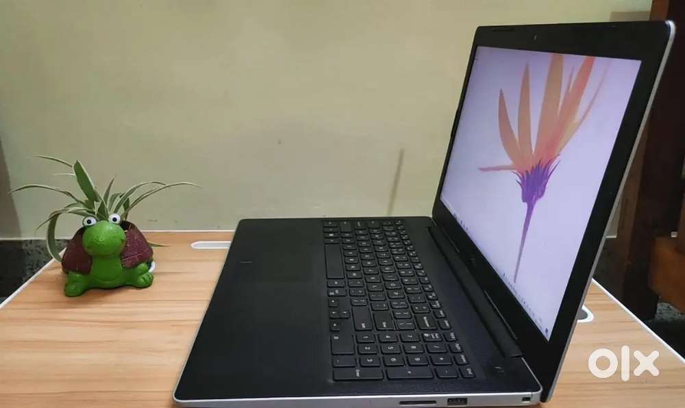 Dell Inspiron 3584 Core i3 7th gen 8gb tb with bill