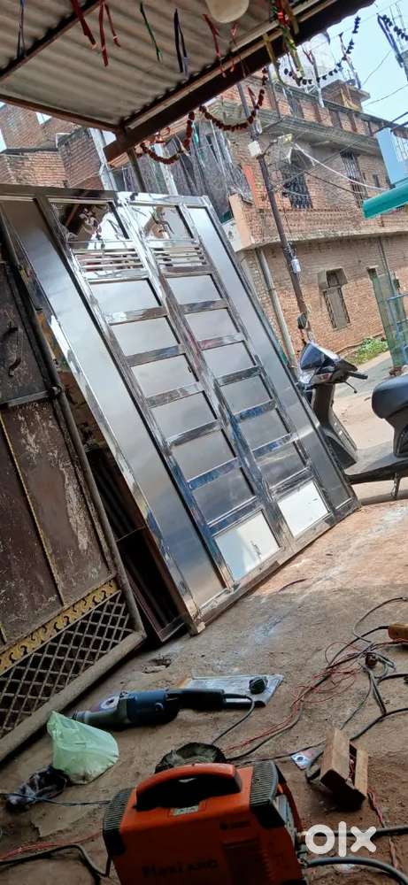 लोहे या स्टील गेट चौखट रेलिंग टीन शेड फाइबर शेड डलवाने