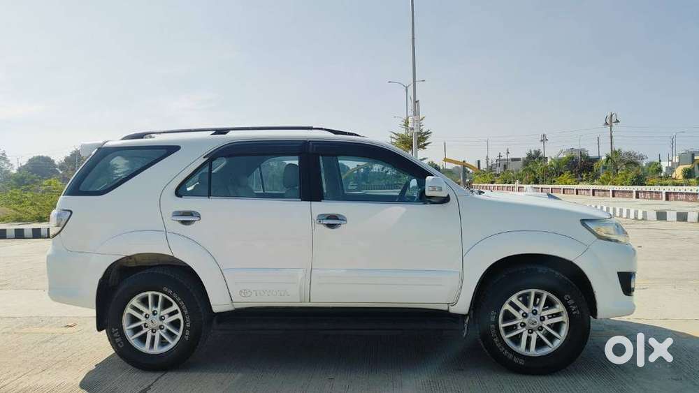 Toyota Fortuner 3.0 4x2 Mt, 2012, Diesel