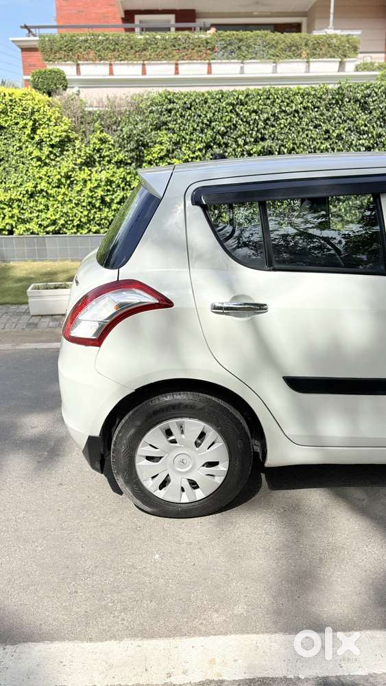 Maruti Suzuki Swift Lxi Option, 2011, Petrol