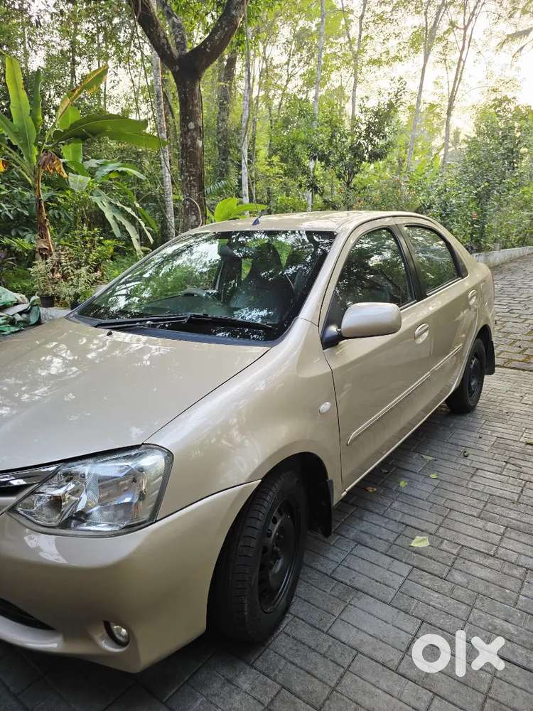 Toyota Etios 2011 Petrol Manual Second
