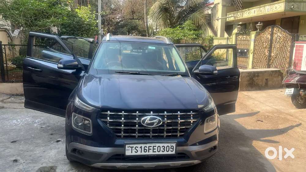 Hyundai Venue 2021 Diesel 88273 Km Driven