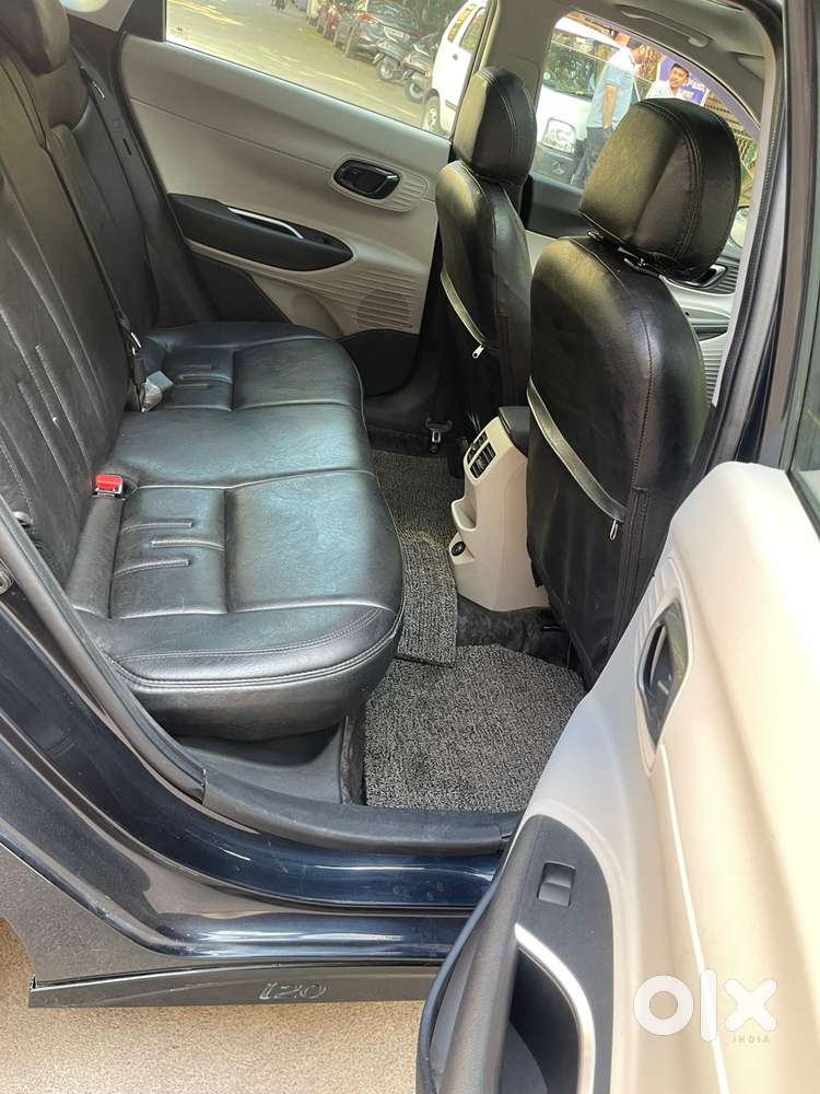 Hyundai I20 Asta (o) 1.2 Ivt Dual Tone, 2024, Petrol