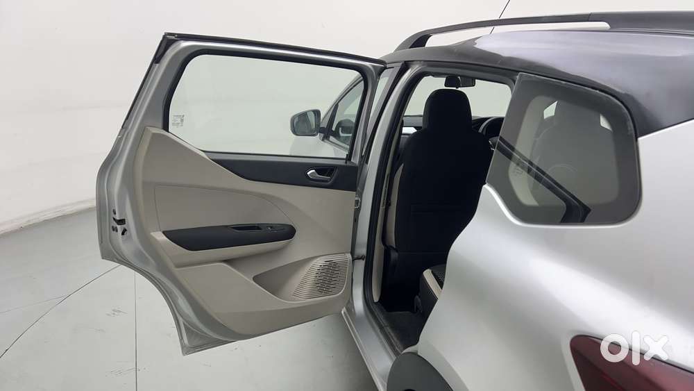 Renault Triber 1.0 Rxz Dual Tone, 2021, Petrol