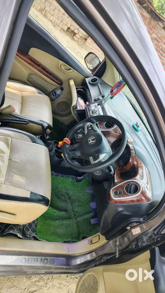 Honda Mobilio V I-vtec 2015 Urgent Sale Money Problem