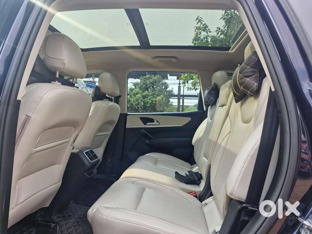 Mahindra Xuv700 2.0 Ax 7 Petrol At Luxury Pack Str, 2023, Petrol