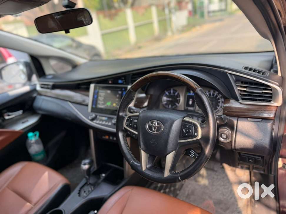 Toyota Innova Crysta 2.8z Automatic, 2016, Diesel