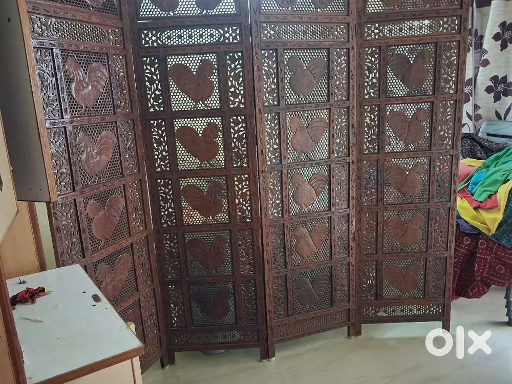 Dining partition