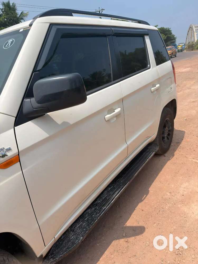 Mahindra Tuv 300 2015