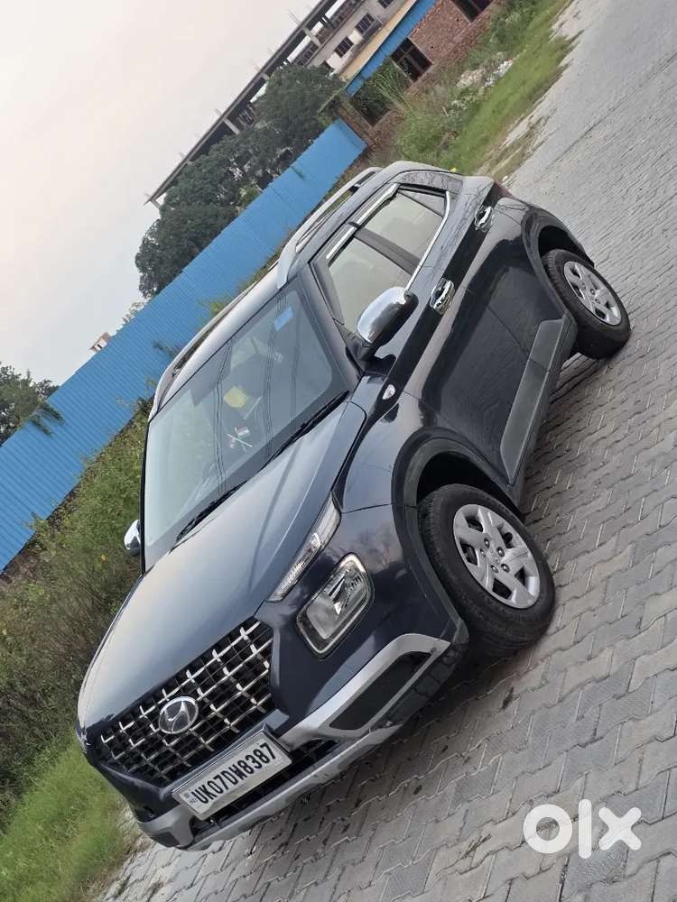 Hyundai Venue Bs 6
Petrol
1st Owner 
Dono Chabi