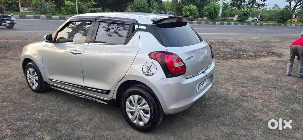 Maruti Suzuki Swift Vxi + Manual, 2022, Petrol