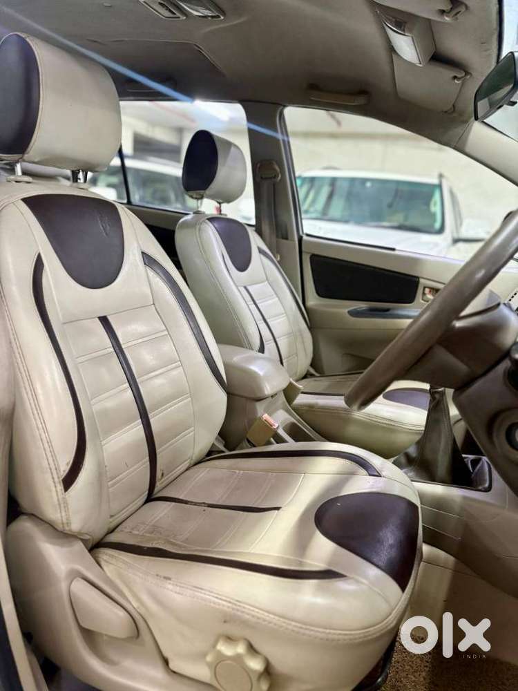 Toyota Innova 2.5 Gx 7 Seater Bs Iv, 2010, Diesel