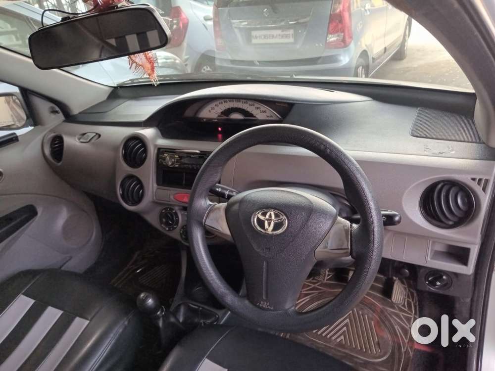 Toyota Etios Liva 2011 Petrol 70000 Km Driven
