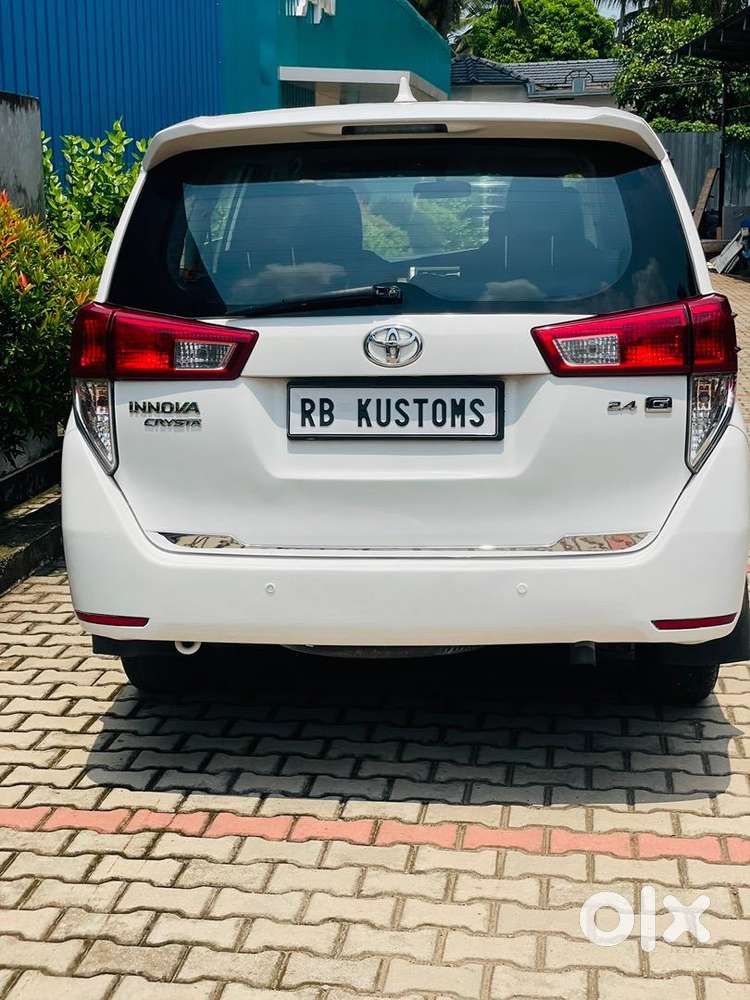 Toyota Innova Crysta 2018 Diesel Well Maintained