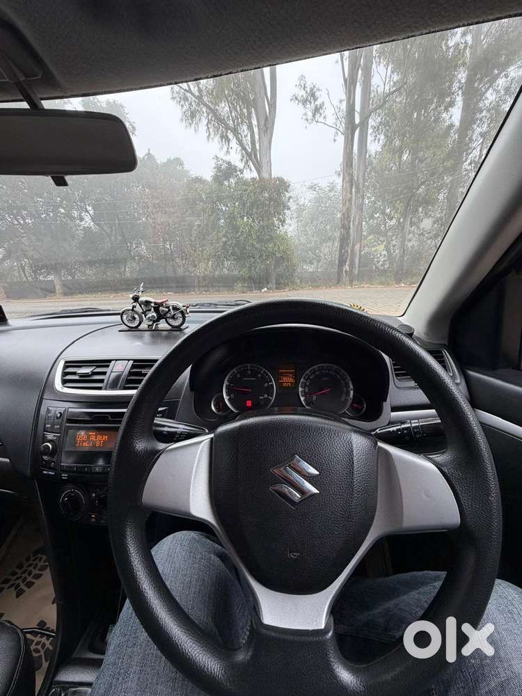 Maruti Suzuki Swift Vxi + Manual, 2015, Petrol