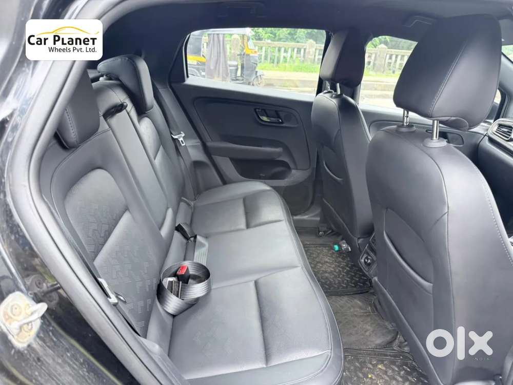 Tata Altroz 1.2 Xza Plus Dark Edition Dct, 2022, Petrol