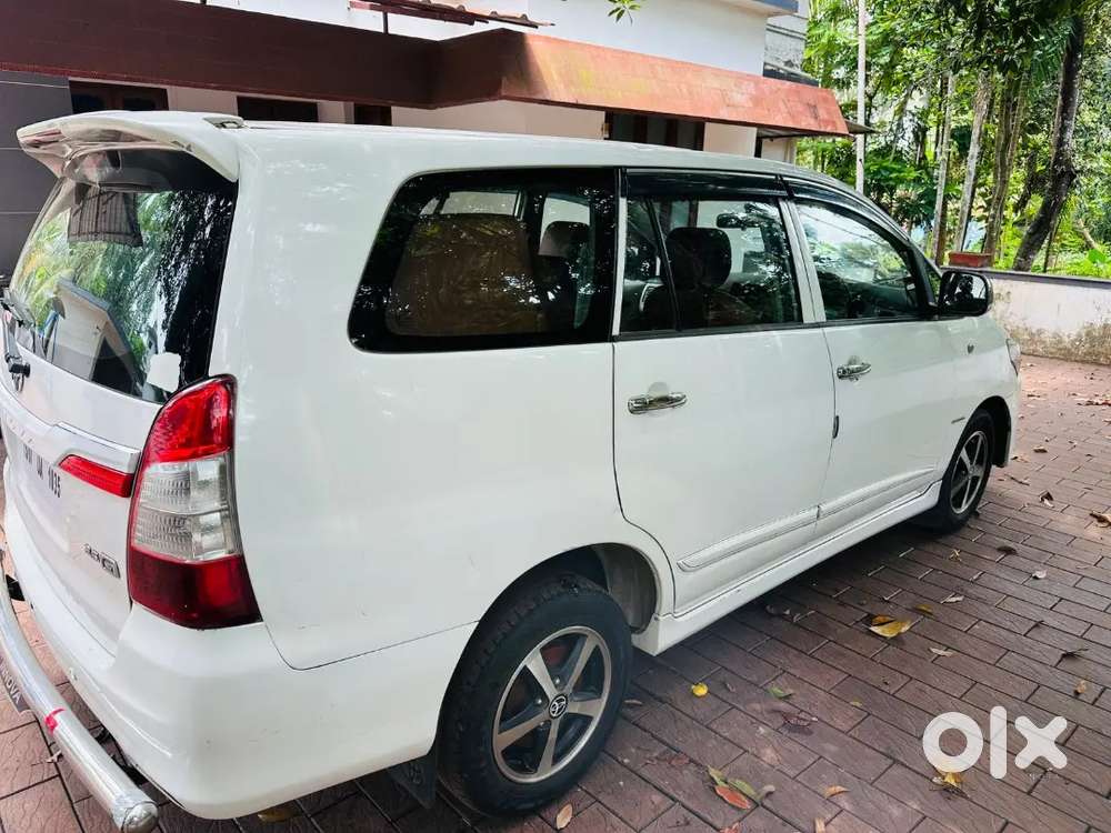Toyota Innova 2014 Diesel 192000 Km Driven