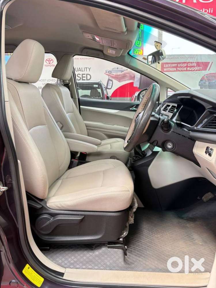 Mahindra Marazzo M8, 2018, Diesel