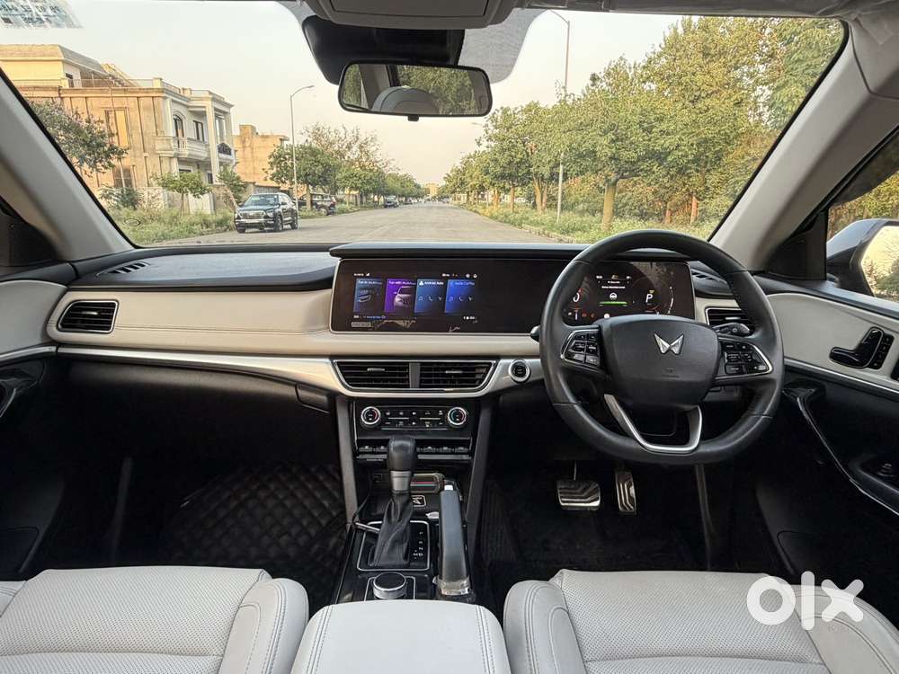 Mahindra Xuv700 2.2 Ax 7 Diesel At Str Awd, 2024, Diesel