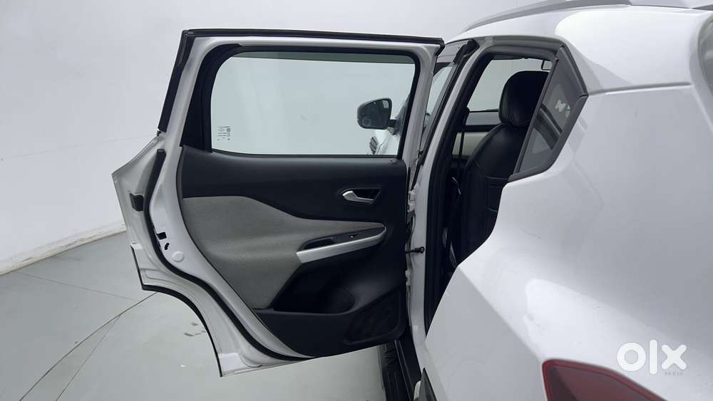 Nissan Magnite 1.0 Xv Turbo Cvt, 2021, Petrol