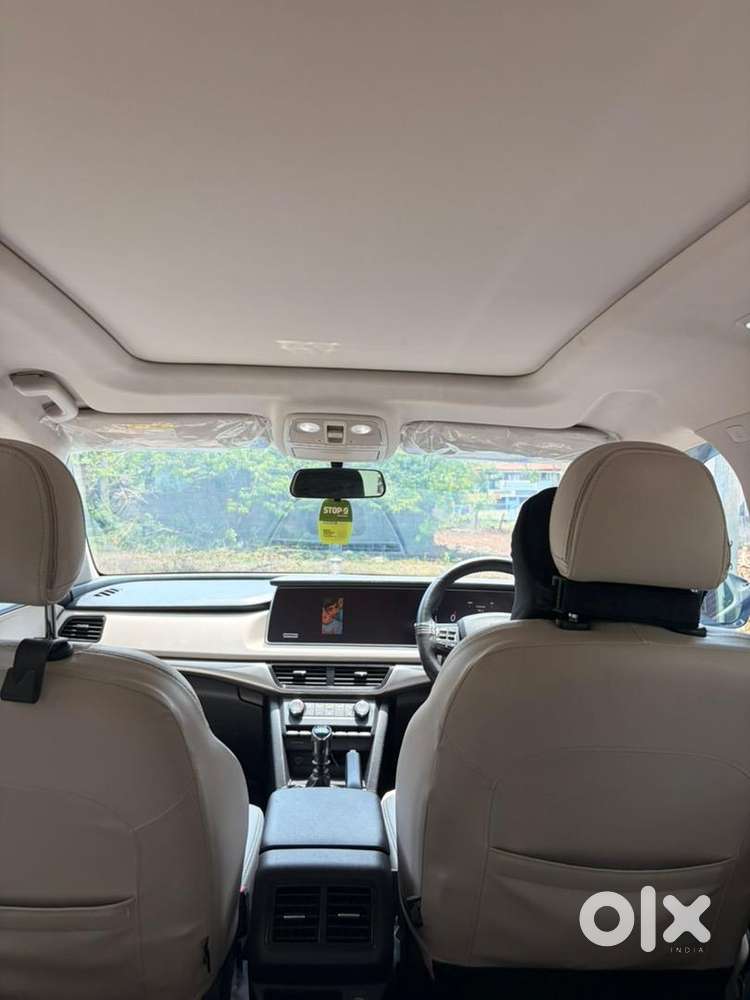 Mahindra Xuv700 2023 Diesel Well Maintained