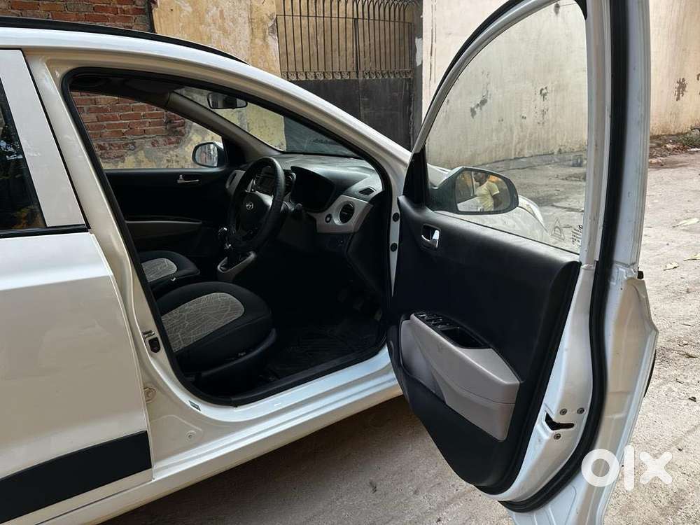 Hyundai Grand I10 Sportz Dual Tone 1.2 Crdi, 2018, Diesel