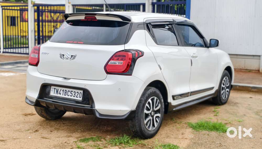 Maruti Suzuki Swift Vxi + Manual, 2024, Petrol
