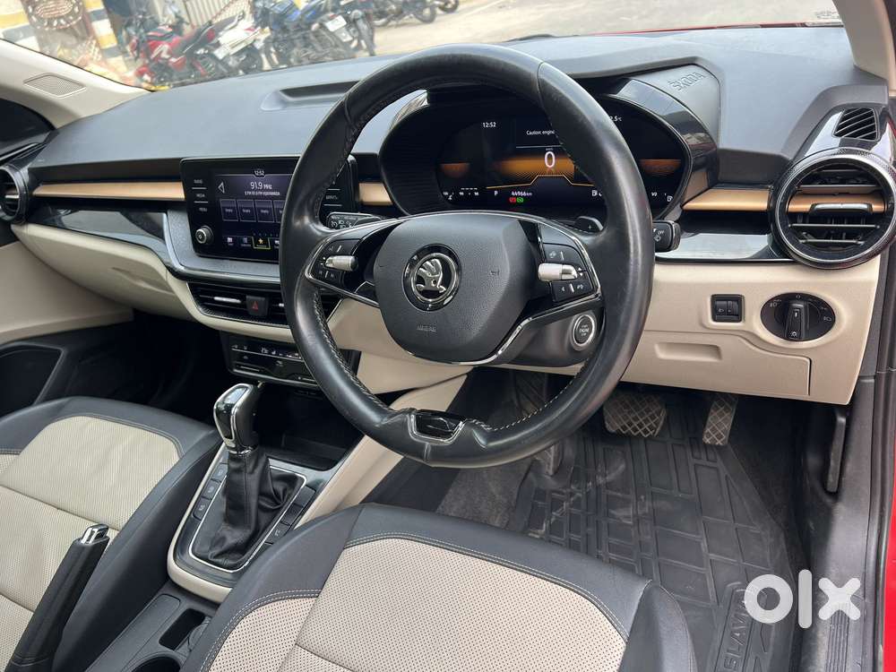 Skoda Slavia Style 1.0l Tsi At, 2022, Petrol