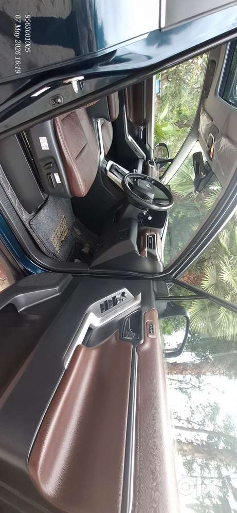 Toyota Innova Hycross 2.0 Zx Hybrid 7 Str, 2024, Petrol