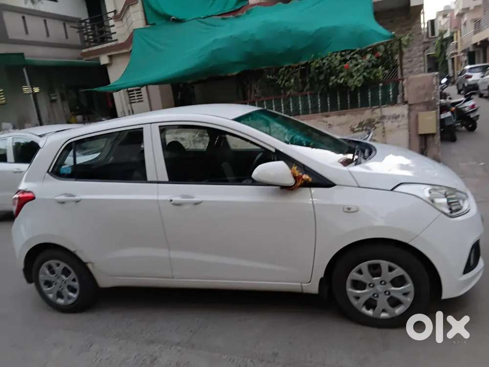 Hyundai Grand I10 2016 Petrol 21668 Km Driven