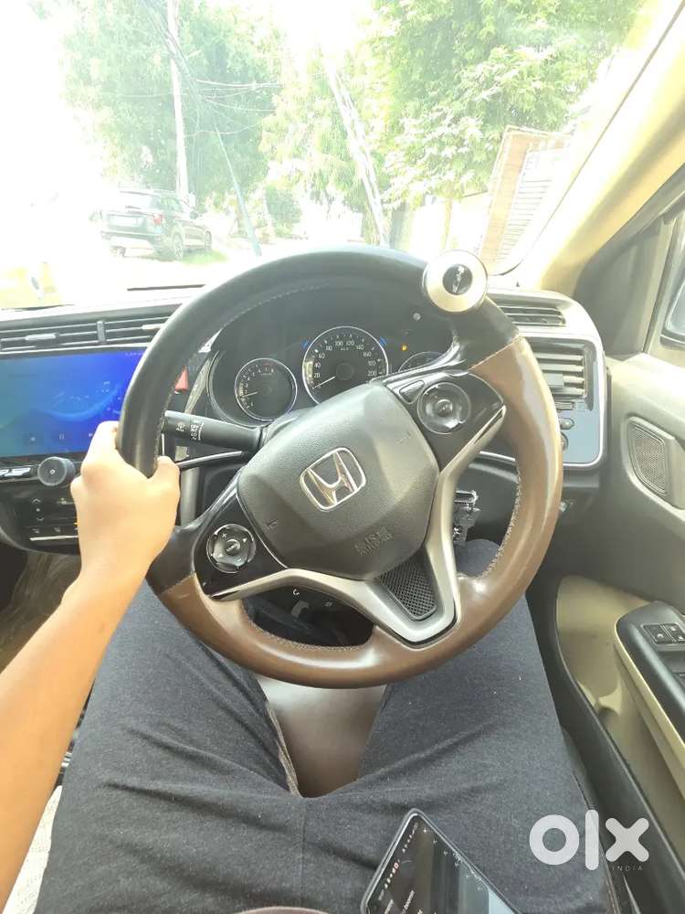 Honda City 1.5 V 2015