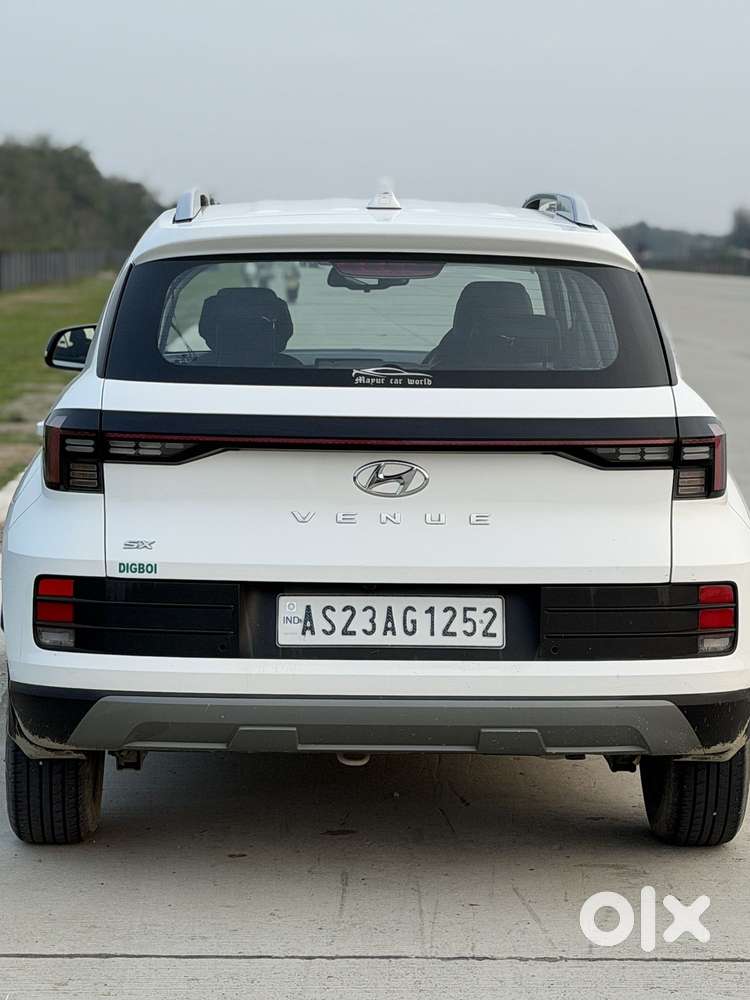 Hyundai Venue Sx Mt, 2023, Petrol