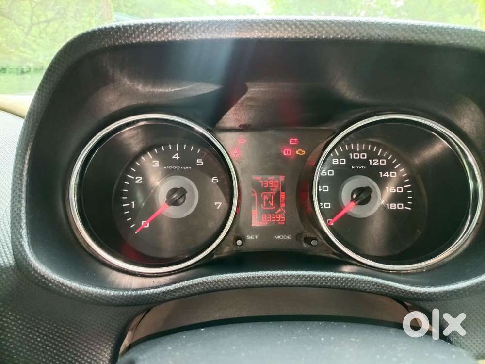 Mahindra Tuv 300 T10 Amt (automatic), 2018, Diesel