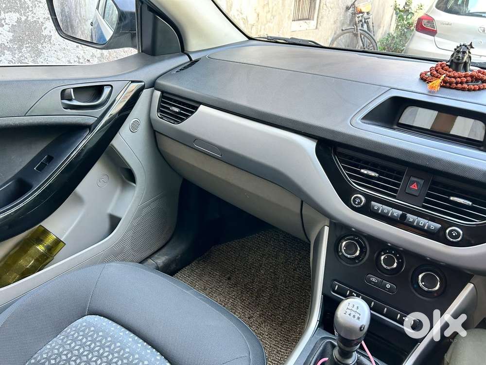 Tata Nexon Petrol 2018