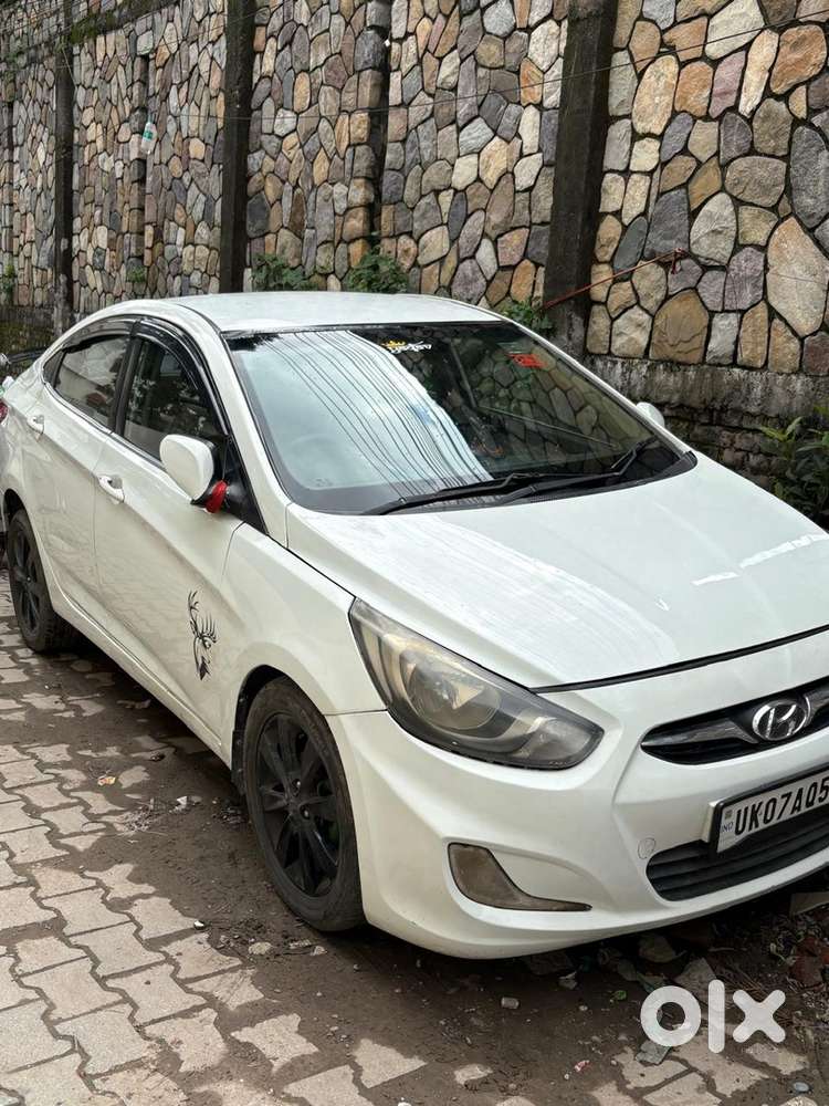 Hyundai Fluidic Verna 2012